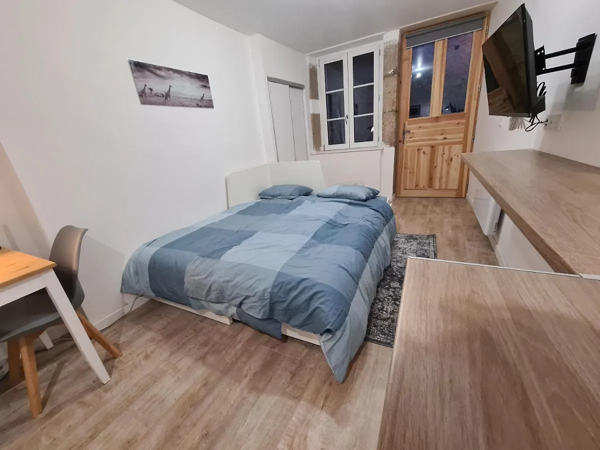 Hebergeneve : Aux Pieds Du Chateau Gex Apartmán