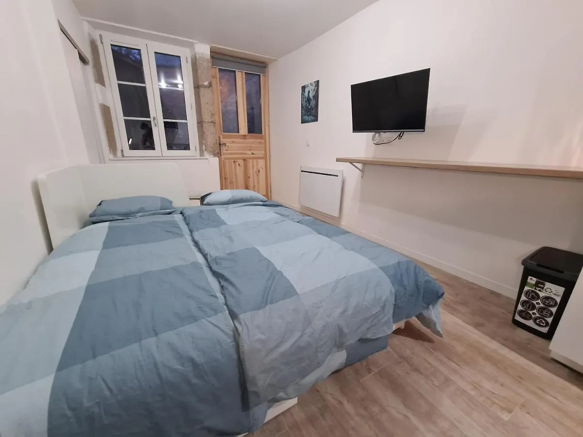 Apartment Hebergeneve : Aux Pieds Du Chateau Gex France